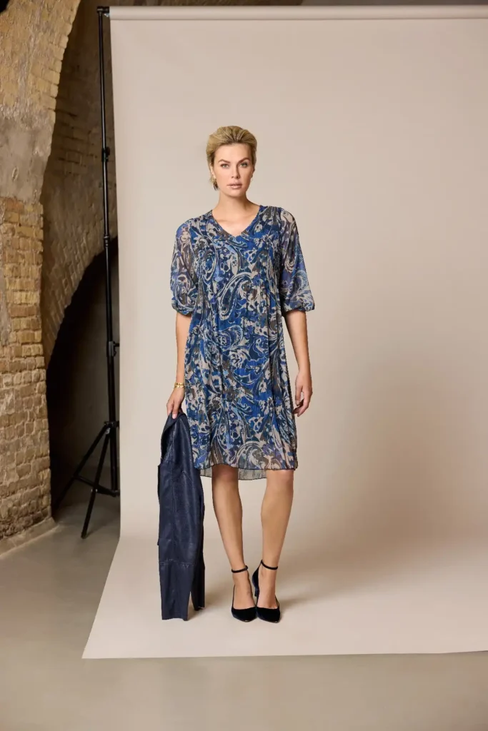 2 Bizin siniharmaa mekko