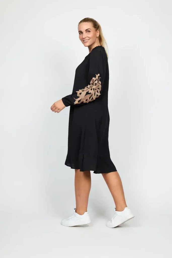 2bizin mustanruskea mekko