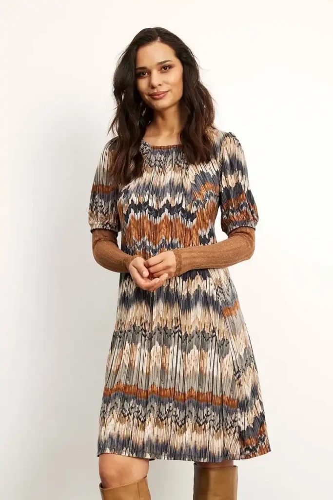 InFrontin harmaaruskeakuviollinen mekko