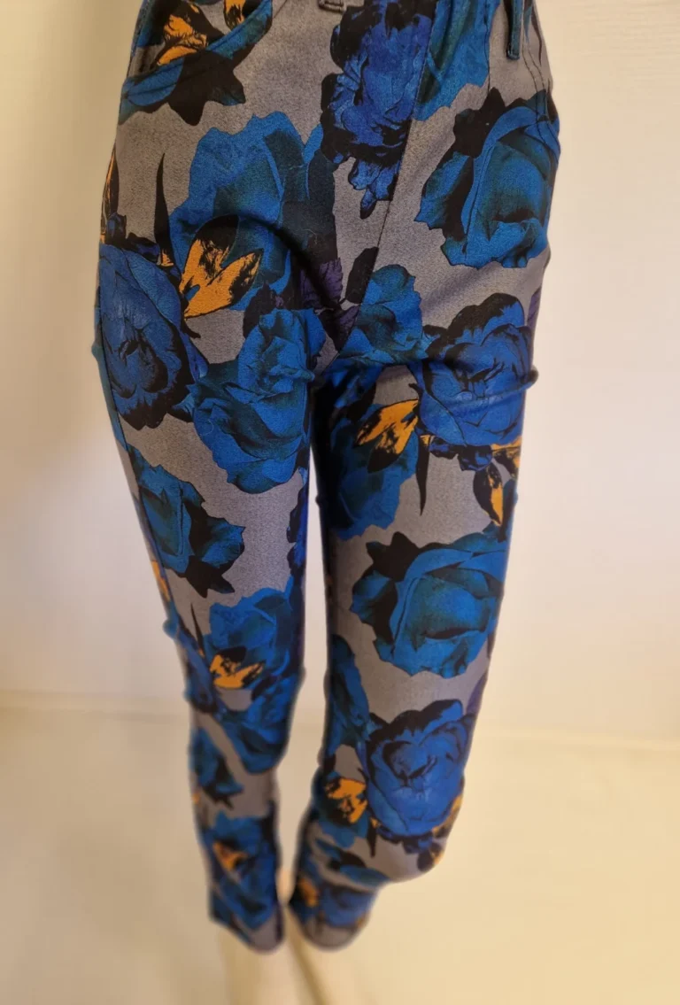 Laurien kuviolliset housut