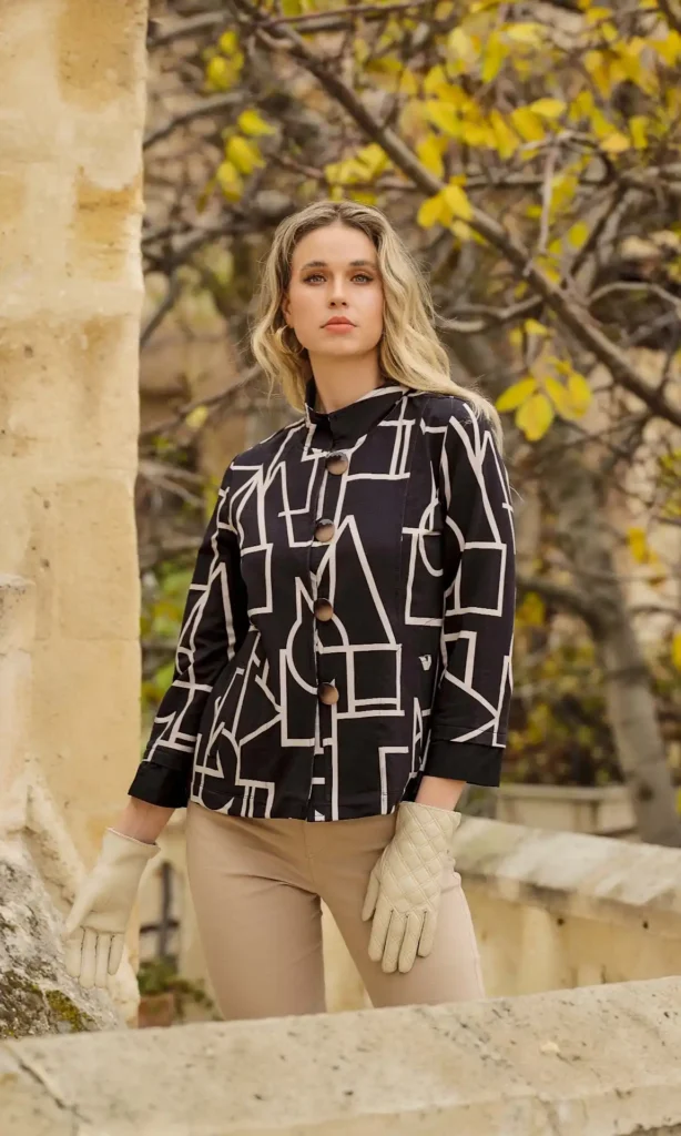 mustavalkoinen jakkutakki